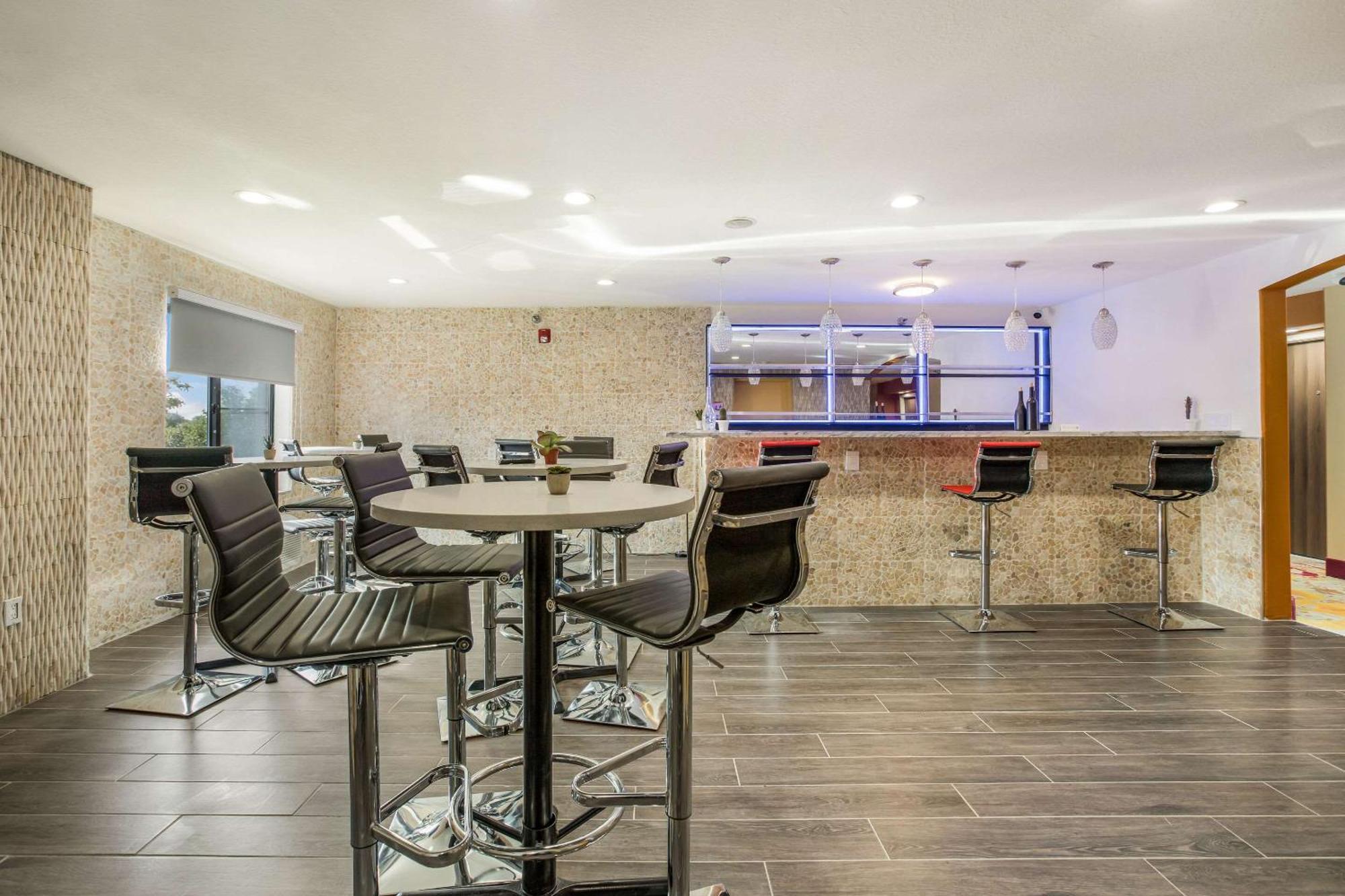 The Leo Collection Detroit, Ascend Hotel Collection Lincoln Park Bagian luar foto