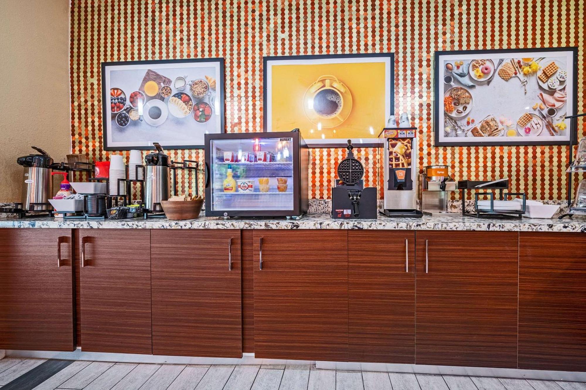 The Leo Collection Detroit, Ascend Hotel Collection Lincoln Park Bagian luar foto