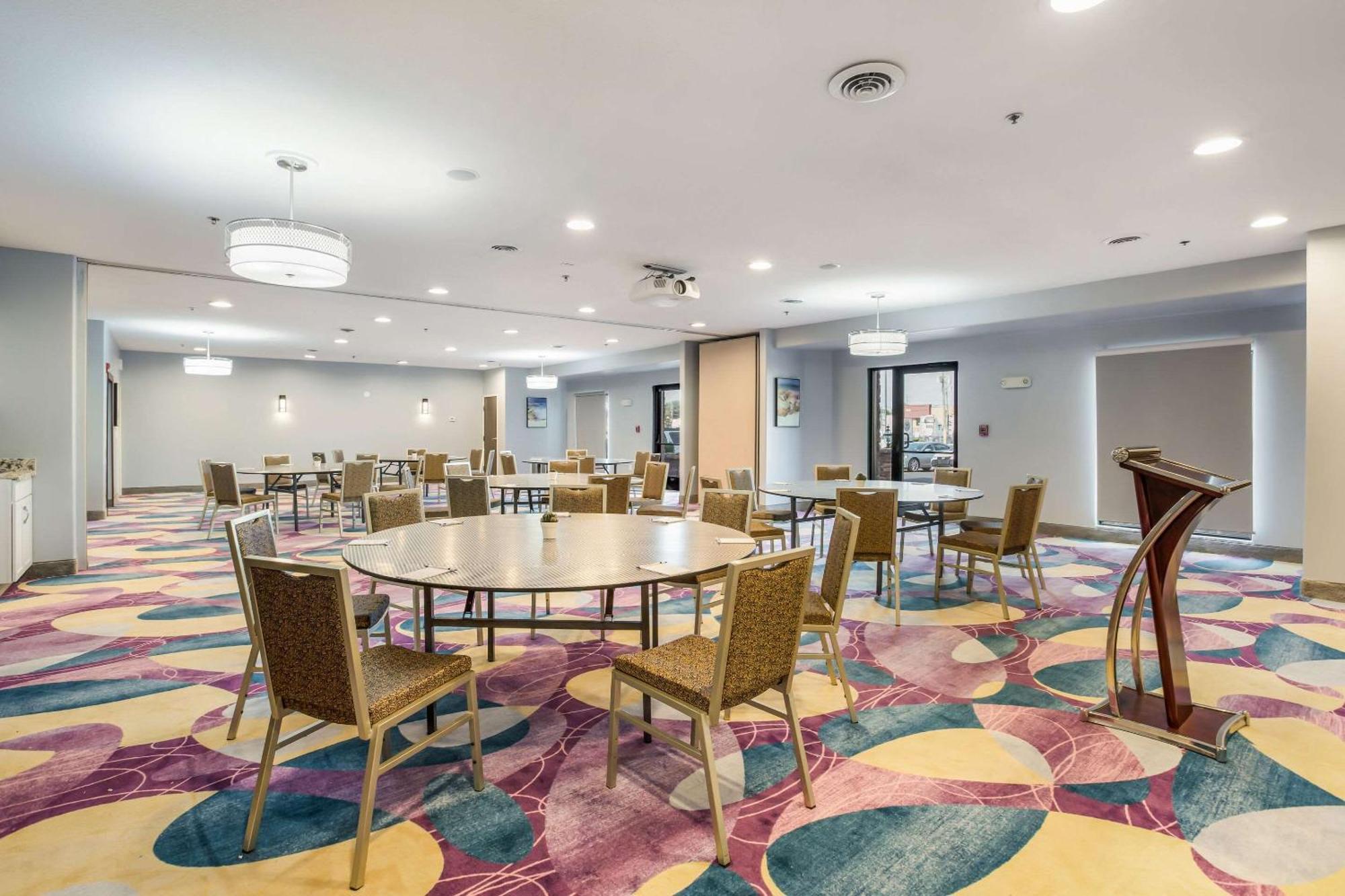 The Leo Collection Detroit, Ascend Hotel Collection Lincoln Park Bagian luar foto